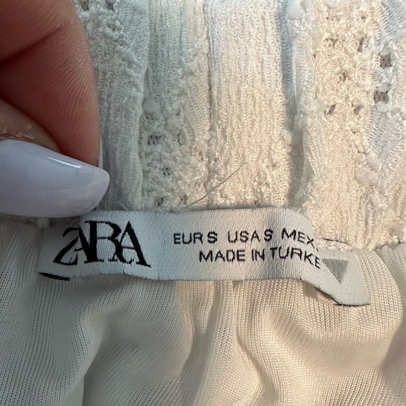 Zara Eyelet Shorts - Picture 2 of 3